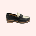 Carregar imagem no visualizador da galeria, Loafer com Alinhavos Preto/Off White