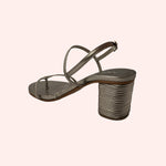 Carregar imagem no visualizador da galeria, Sandália Amanda Prata Velha