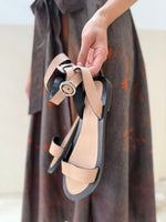 Carregar imagem no visualizador da galeria, Sandália Eduarda Bege e Preto