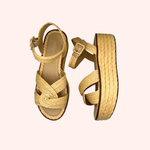 Carregar imagem no visualizador da galeria, Sandália Marbella Creme
