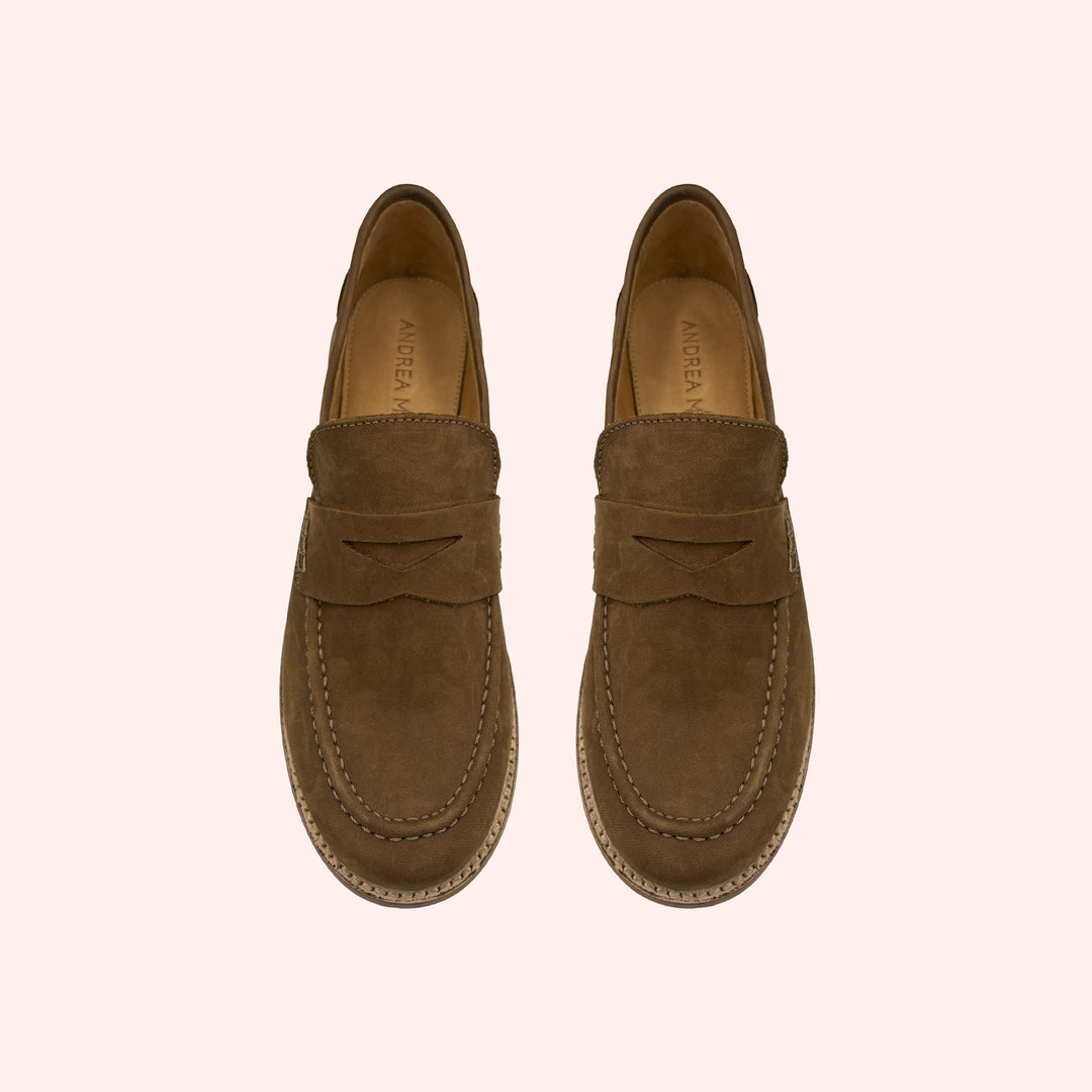 Loafer Gravatinha Camurça Caramelo