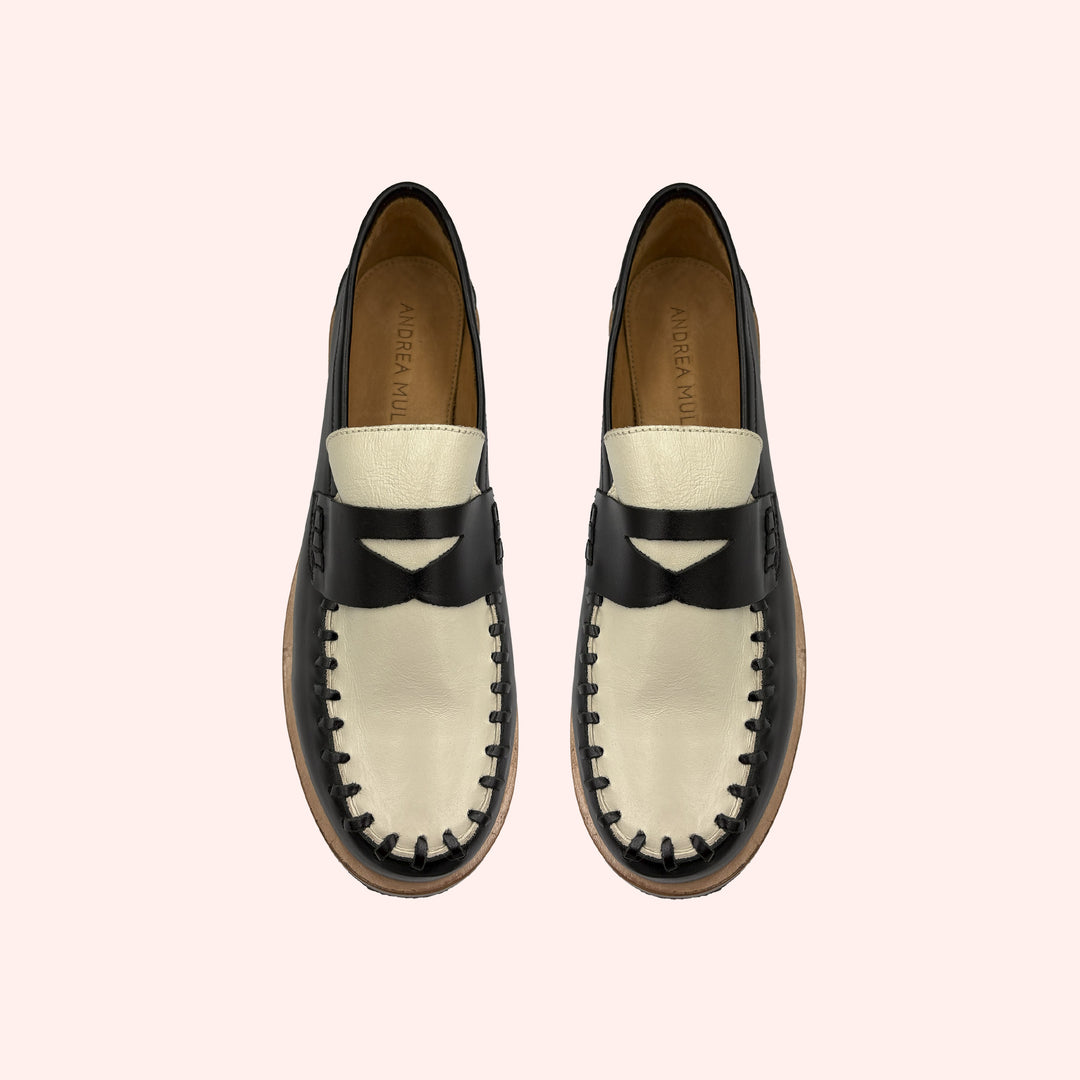 Loafer com Alinhavos Preto/Off White