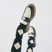Loafer com Alinhavos Preto/Off White