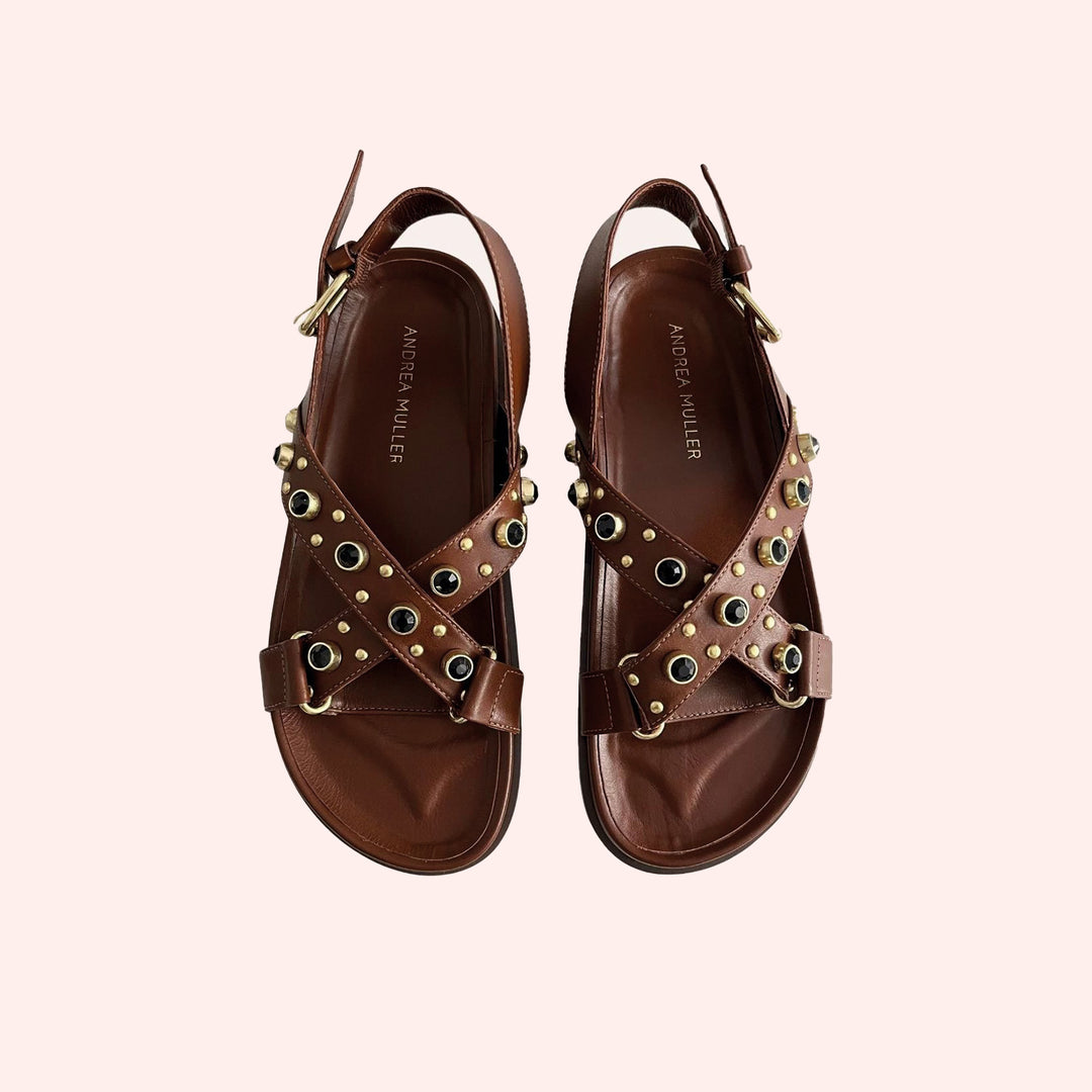 Sandália Beta Tachas Havana