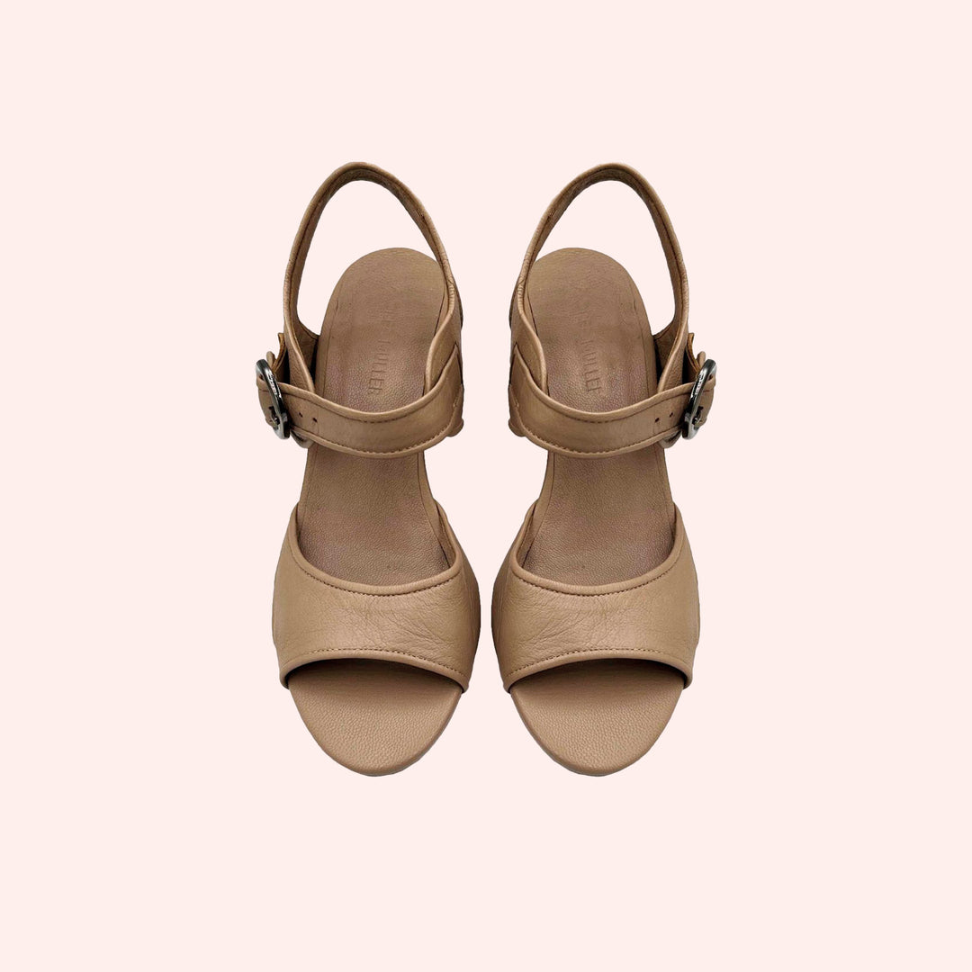 Sandália Tonia Fendi