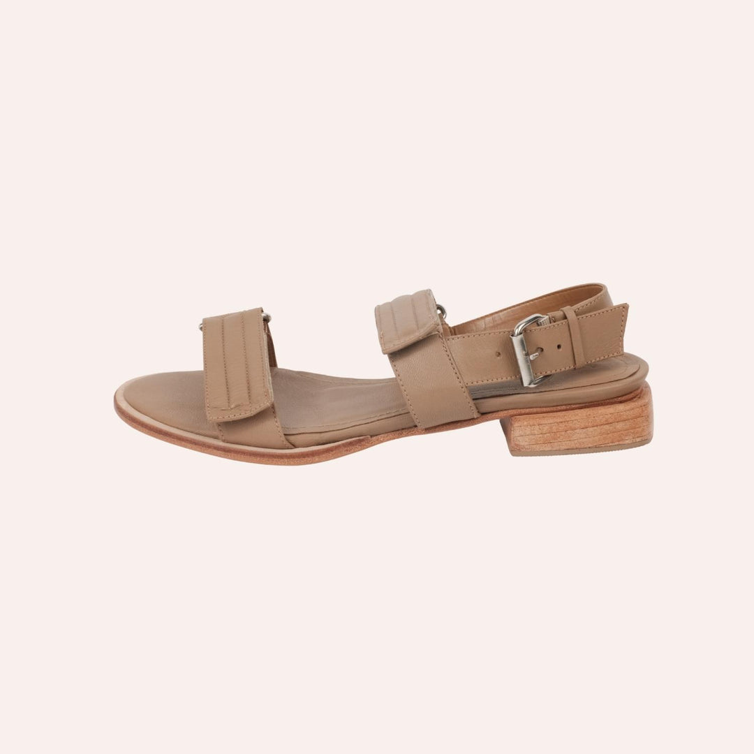 Sandália Velcro Lontra