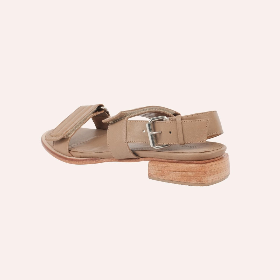 Sandália Velcro Lontra